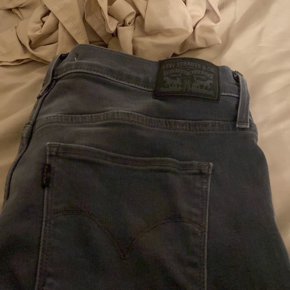 Levi's 311 Shaping skinny size 31 barley used like 3-4 times. - Picture 3 of 3